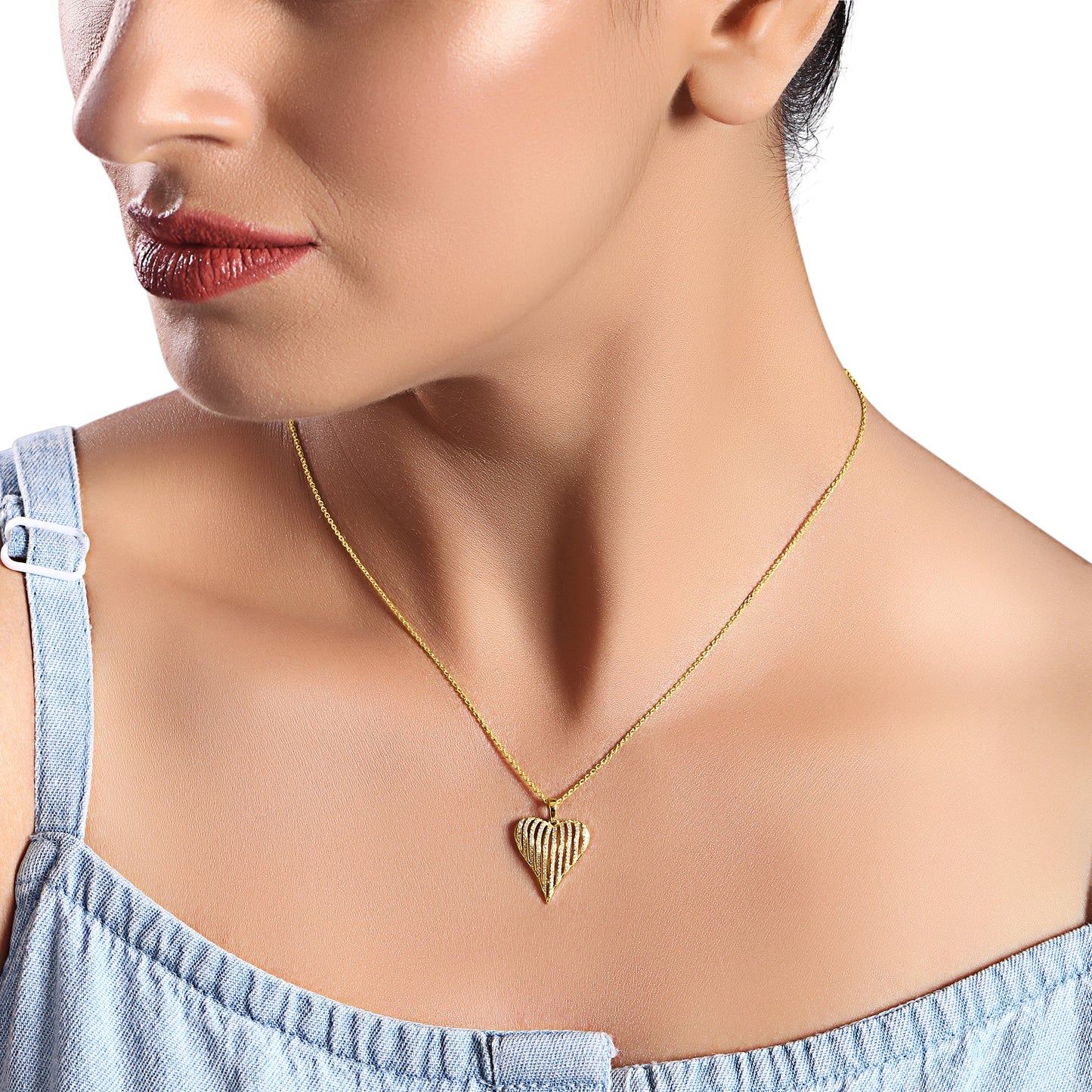 Solid Gold 0.3ct Natural Diamond Heart Cage Curved Necklace