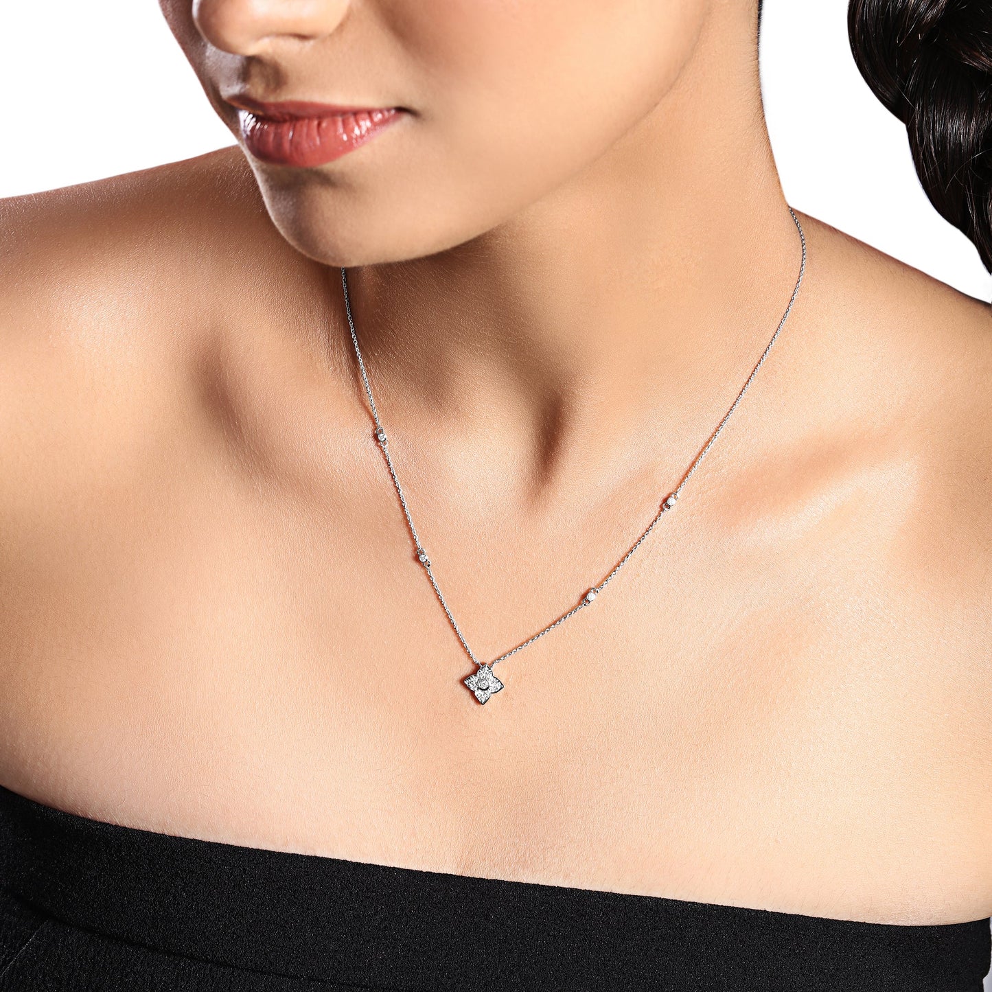 Solid Gold 0.22ct Natural Diamond Floral Motif By Yard Station Necklace