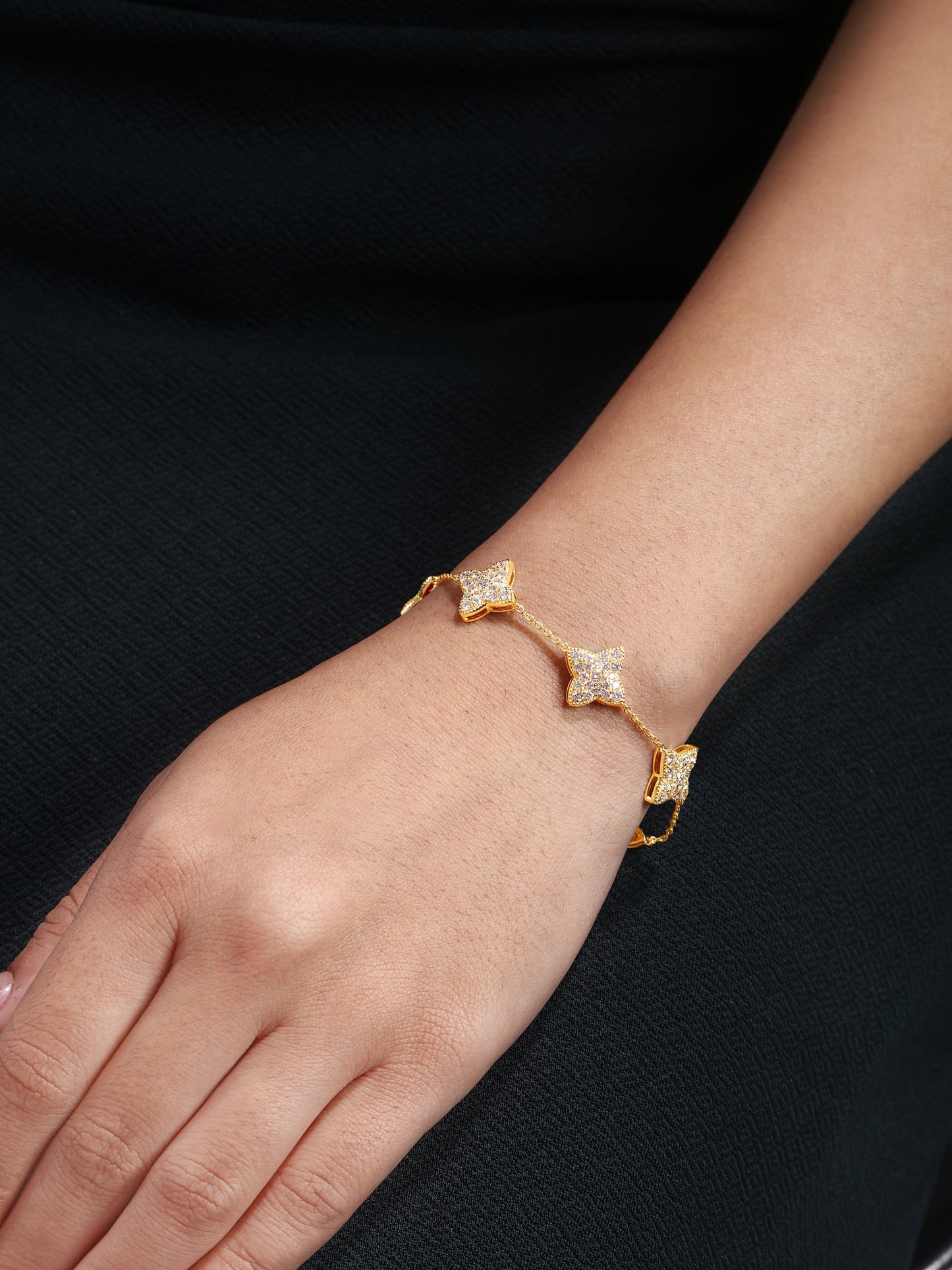 Solid Gold 2.1ct Natural Diamond Clover Studded By Yard Chain Bracelet