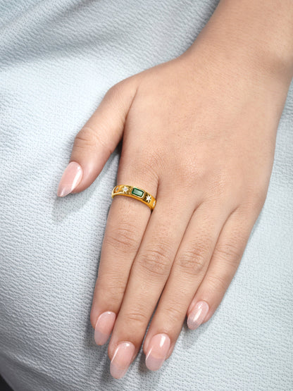 Solid Gold 0.3ct Natural Diamond w/ Emerald Stone Star Band Ring